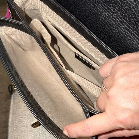 SOLD. ❌❌❌❌Gucci Interlocking GG Black Leather Bag w COA - Picture 2 of 9